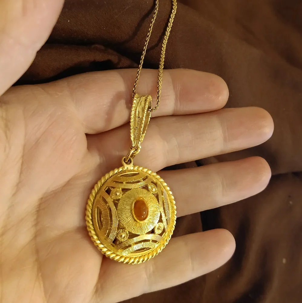 Gorgeous Dior Gold Filled - Picture 8 of 11